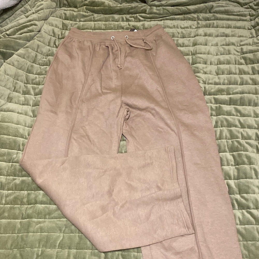 Prettylittlething jogger pants